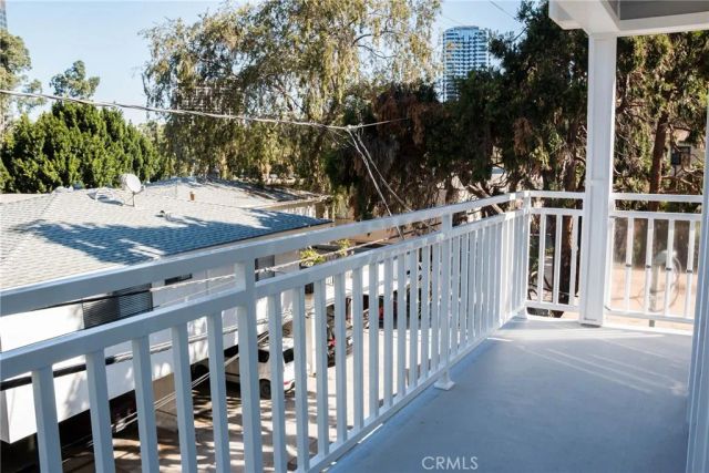 3698 Fredonia Drive, Los Angeles, CA 90068