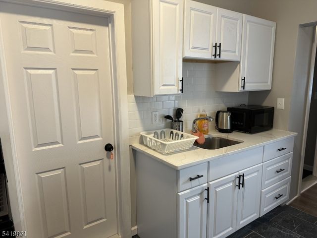 34 Duryea St, Newark City, NJ 07103