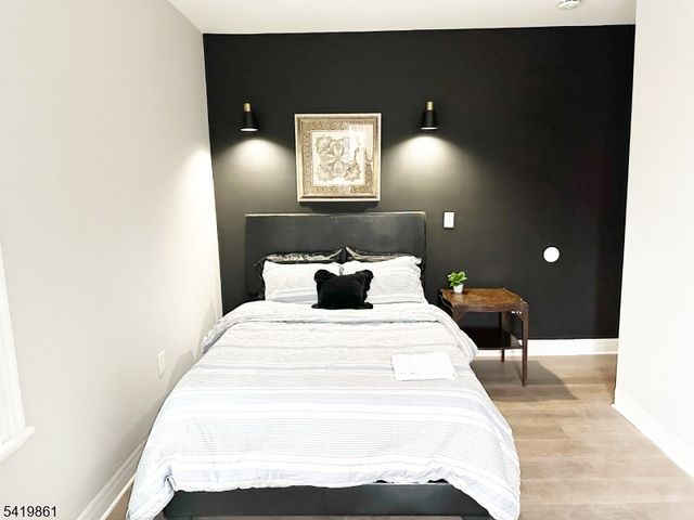 34 Duryea St, Newark City, NJ 07103