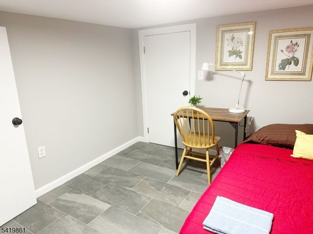 34 Duryea St, Newark City, NJ 07103