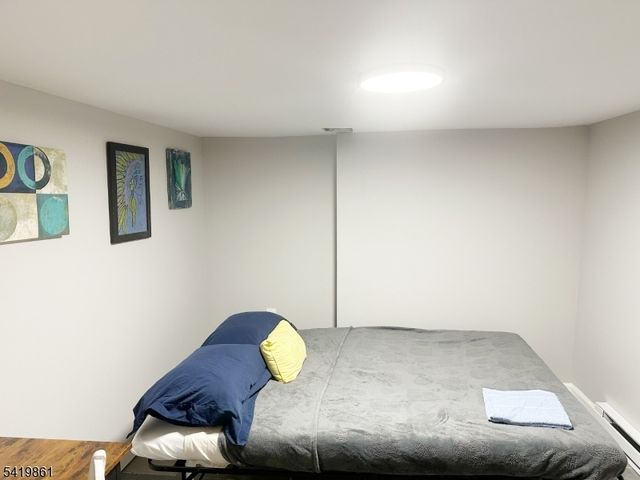 34 Duryea St, Newark City, NJ 07103