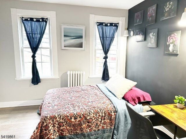 34 Duryea St, Newark City, NJ 07103