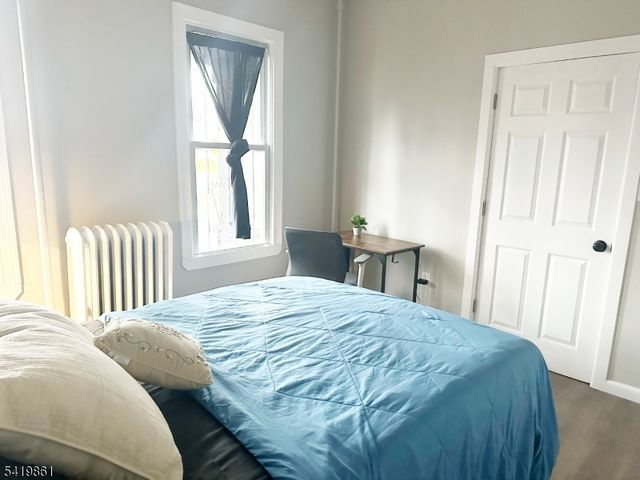 34 Duryea St, Newark City, NJ 07103