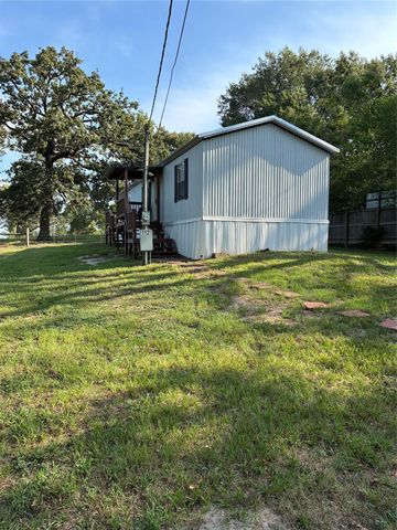 112 Strawberry Road, Huntsville, TX 77320