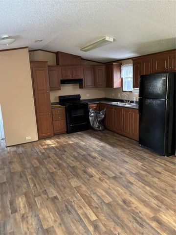 112 Strawberry Road, Huntsville, TX 77320
