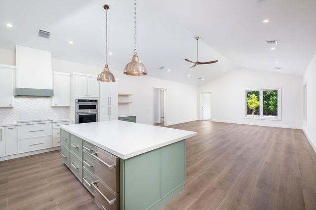 36 Park Road, Upper Matecumbe Key Islamorada, FL 33036