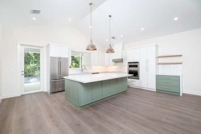 36 Park Road, Upper Matecumbe Key Islamorada, FL 33036