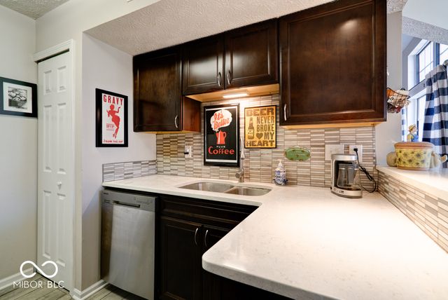4746 Charrington Circle, Indianapolis, IN 46254