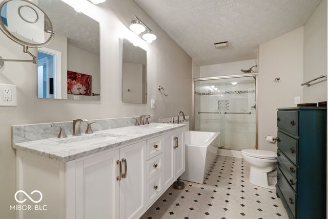 4746 Charrington Circle, Indianapolis, IN 46254