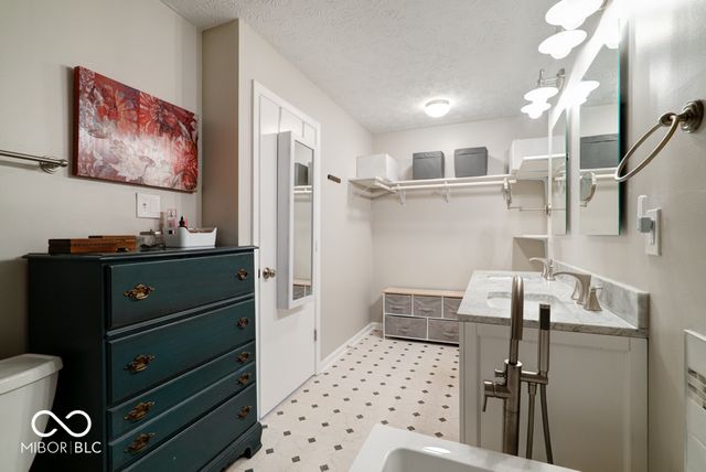 4746 Charrington Circle, Indianapolis, IN 46254