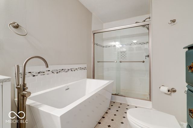 4746 Charrington Circle, Indianapolis, IN 46254