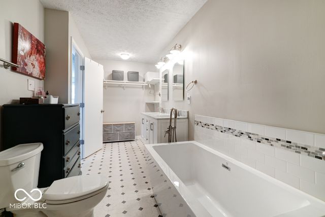 4746 Charrington Circle, Indianapolis, IN 46254