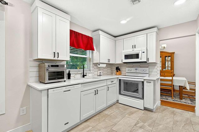 6211 Drake Street, Jupiter, FL 33458