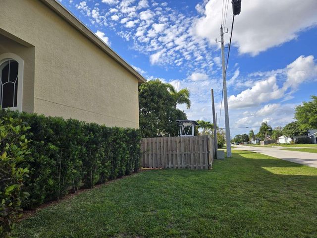 6211 Drake Street, Jupiter, FL 33458