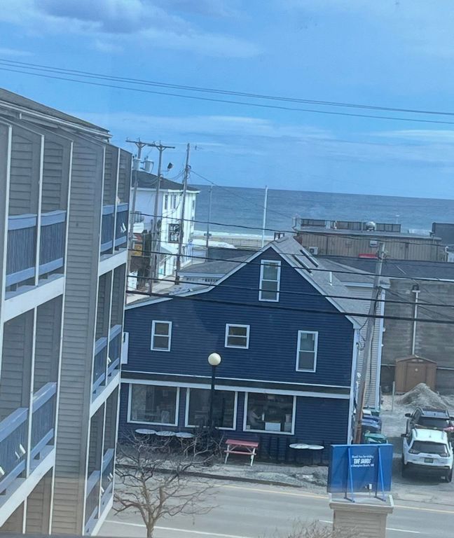 Image 12 of property listing at 32 Ashworth Avenue # 437, Hampton, NH 03842