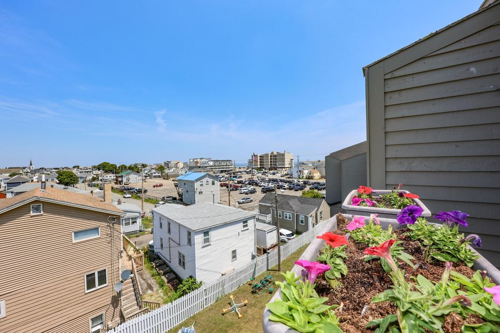 Image 15 of property listing at 32 Ashworth Avenue # 437, Hampton, NH 03842