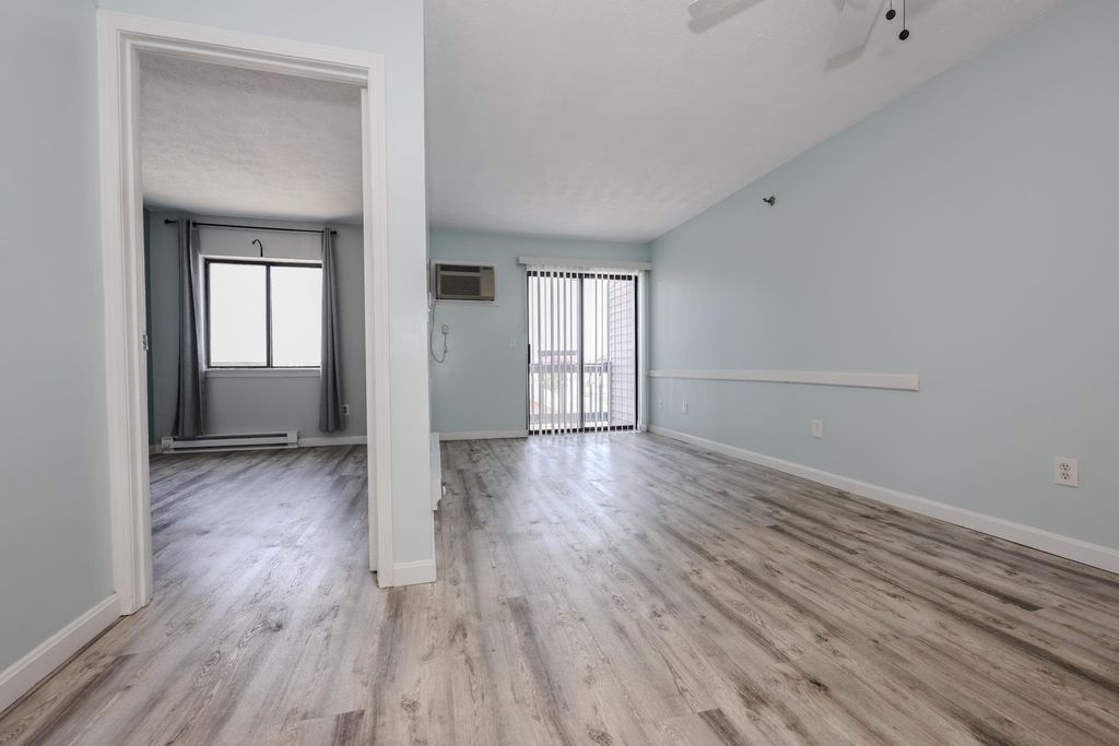 Image 18 of property listing at 32 Ashworth Avenue # 437, Hampton, NH 03842