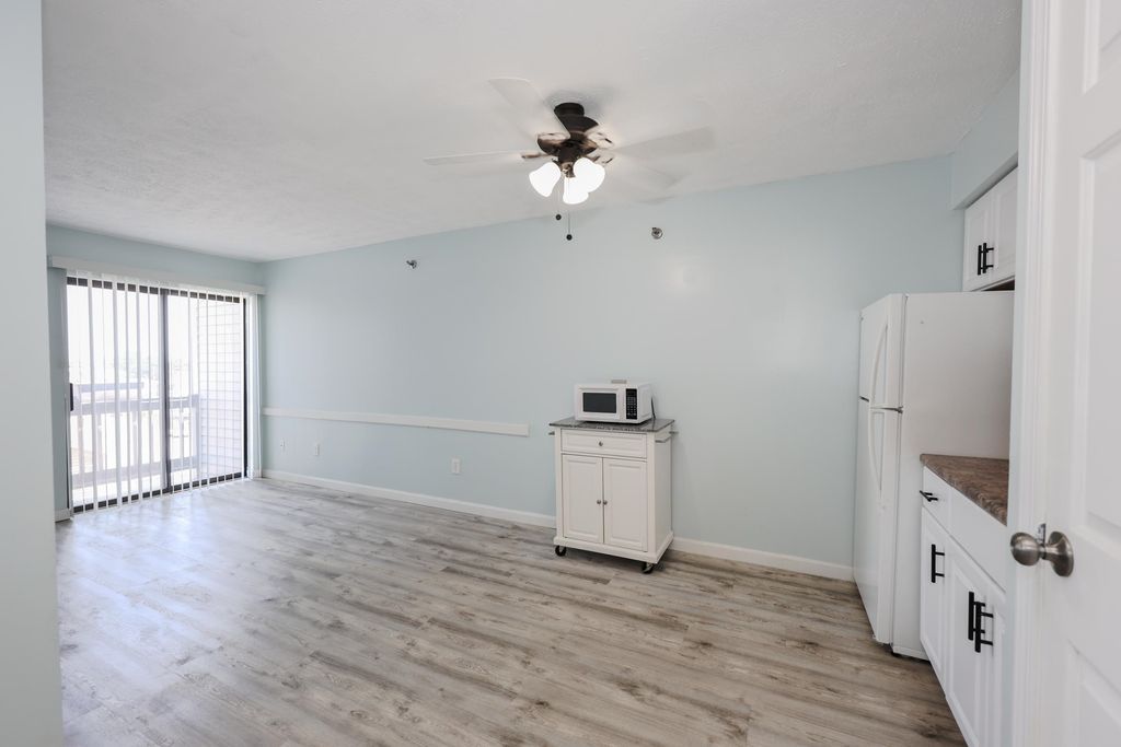 Image 22 of property listing at 32 Ashworth Avenue # 437, Hampton, NH 03842