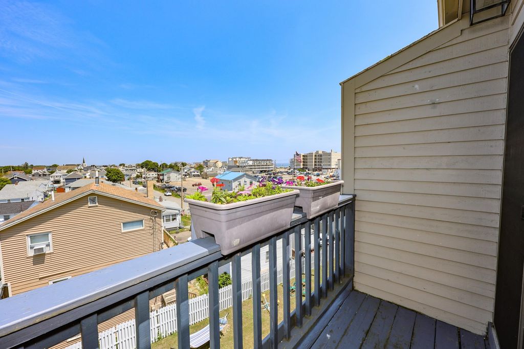 Image 9 of property listing at 32 Ashworth Avenue # 437, Hampton, NH 03842