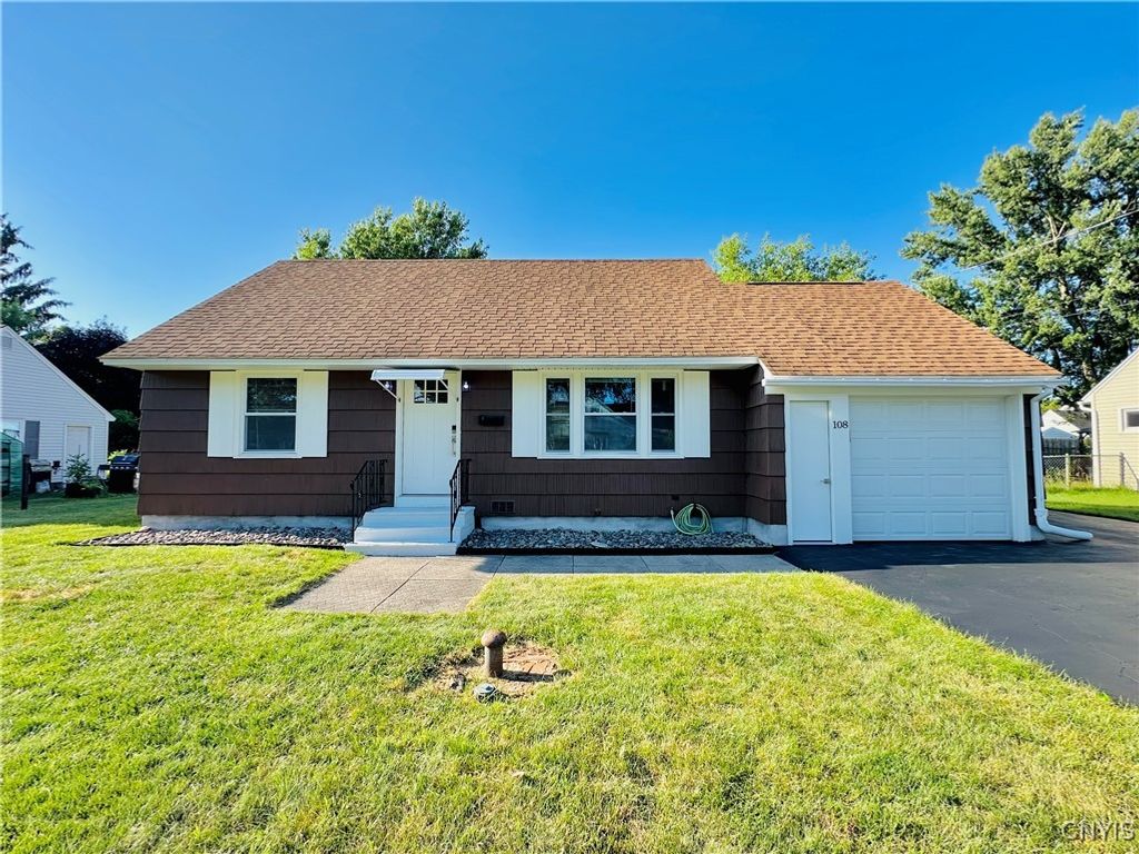 108 Cynthia Drive, Cicero, NY 13212