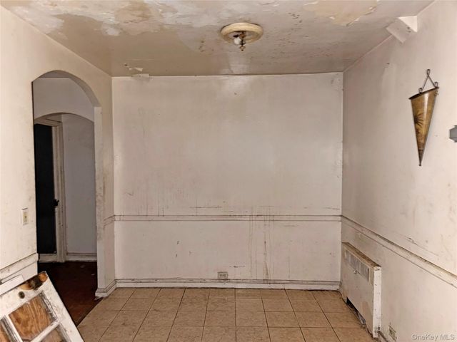 4077 Seton Avenue, Bronx, NY 10466