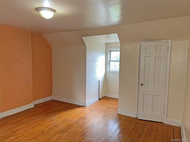 4077 Seton Avenue, Bronx, NY 10466
