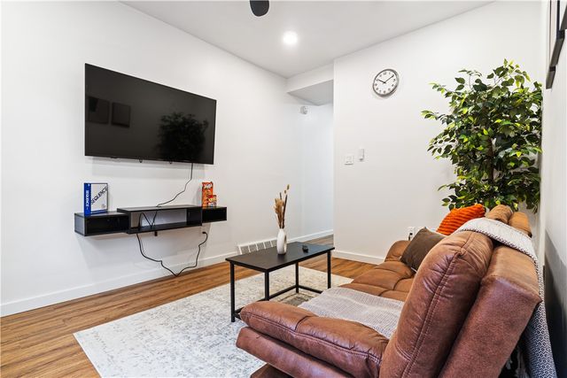 521 Alpine Ave, Central North Side, PA 15212