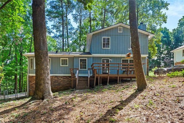 215 Hauteur SW Place, Lilburn, GA 30047