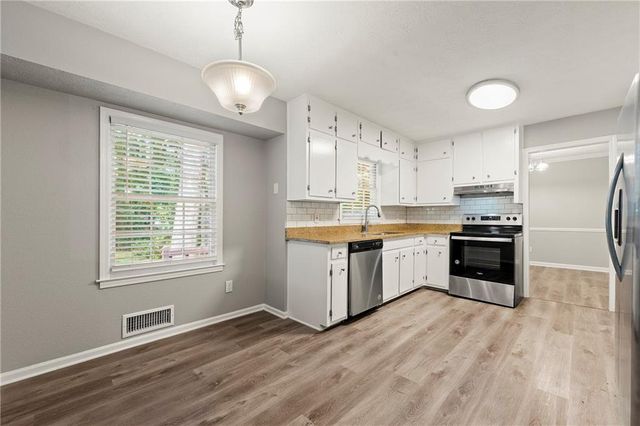 215 Hauteur SW Place, Lilburn, GA 30047