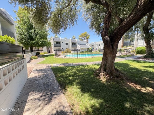 302 E MONTE VISTA Road D1, Phoenix, AZ 85004