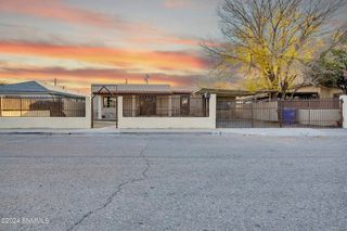 145 W Willoughby Avenue, Las Cruces, NM 88005