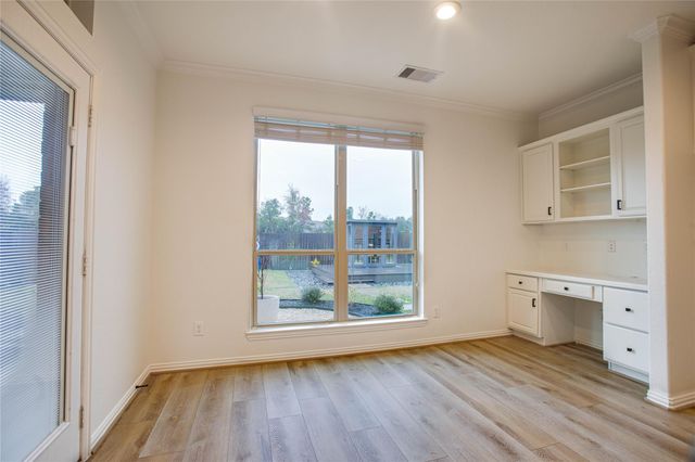 6210 Pinewood Heights Drive, Spring, TX 77389