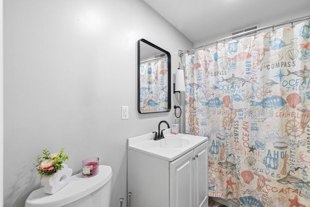 103 Oak Ln 4, Brockton, MA 02301