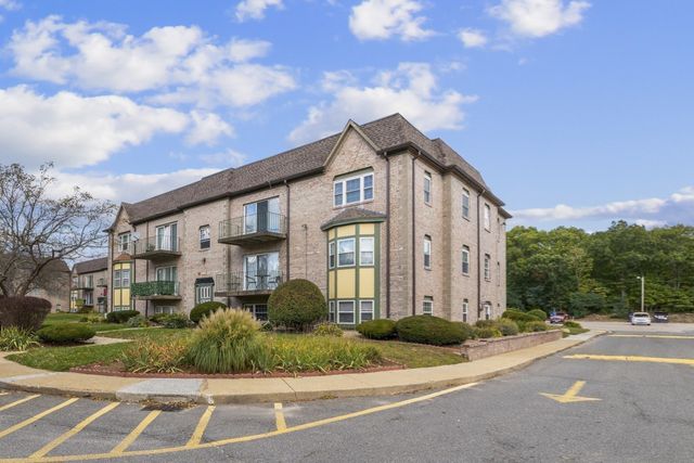 103 Oak Ln 4, Brockton, MA 02301