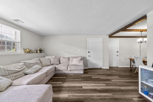 103 Oak Ln 4, Brockton, MA 02301