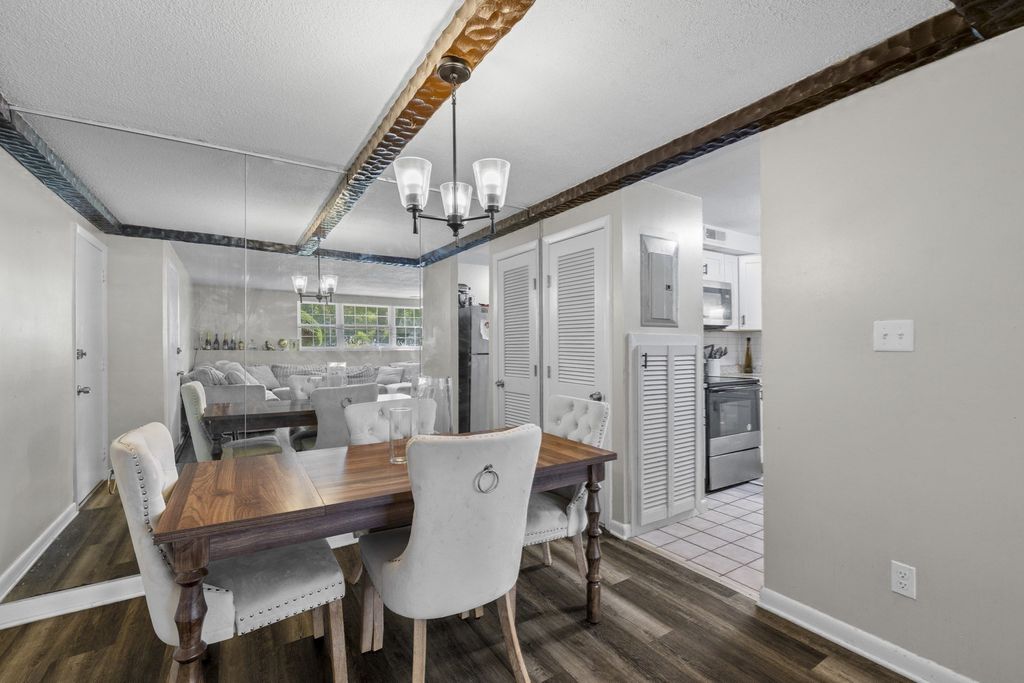103 Oak Ln 4, Brockton, MA 02301