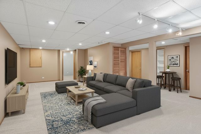 1568 Woodland Lane, Bolingbrook, IL 60490