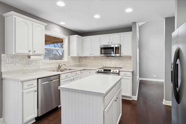 1568 Woodland Lane, Bolingbrook, IL 60490