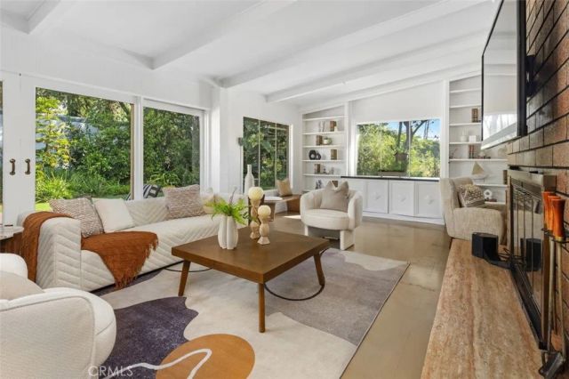 444 Oneida Drive, Pasadena, CA 91107