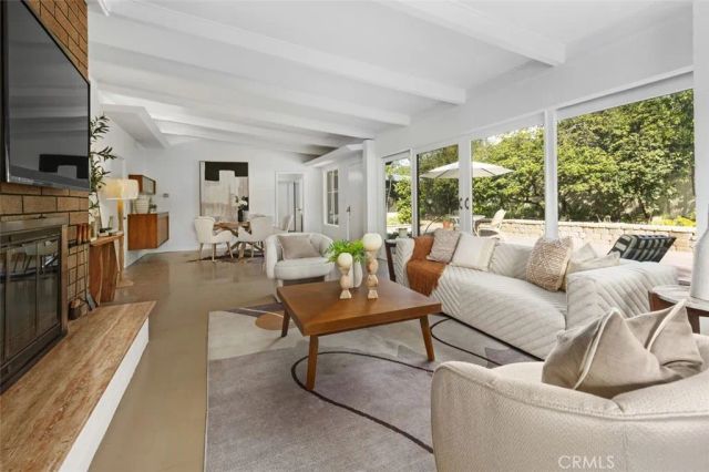 444 Oneida Drive, Pasadena, CA 91107