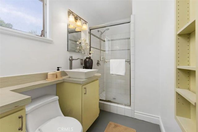 444 Oneida Drive, Pasadena, CA 91107