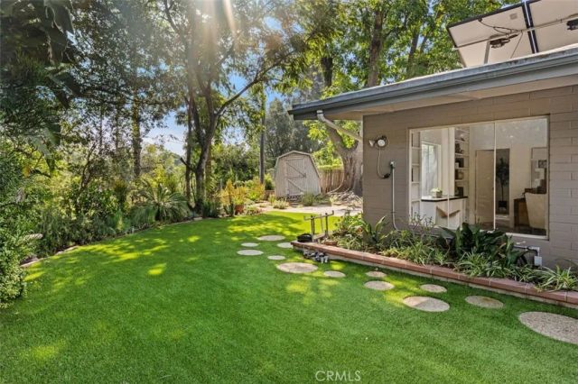 444 Oneida Drive, Pasadena, CA 91107