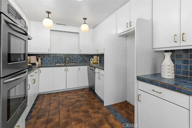 444 Oneida Drive, Pasadena, CA 91107