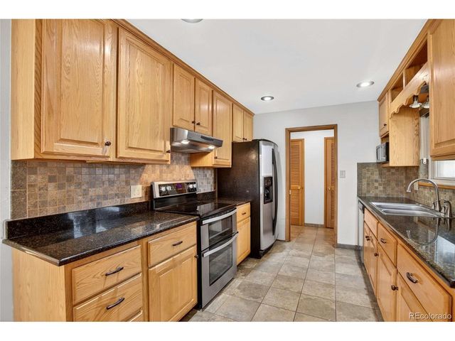 1880 S Monaco Pkwy, Denver, CO 80224