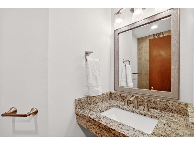 1880 S Monaco Pkwy, Denver, CO 80224