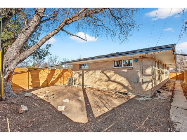 1880 S Monaco Pkwy, Denver, CO 80224