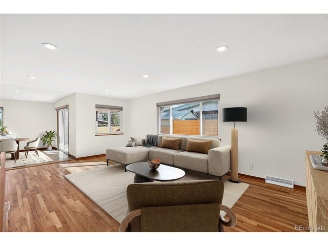 1880 S Monaco Pkwy, Denver, CO 80224