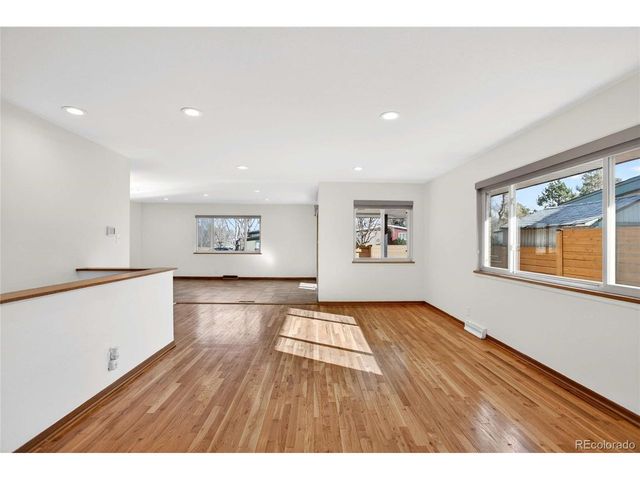 1880 S Monaco Pkwy, Denver, CO 80224