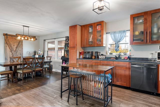 9007 Ridgeland Avenue, Oak Lawn, IL 60453