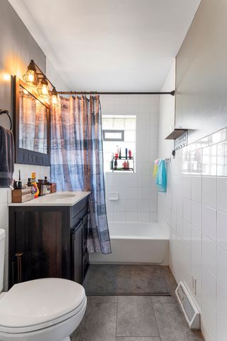 9007 Ridgeland Avenue, Oak Lawn, IL 60453